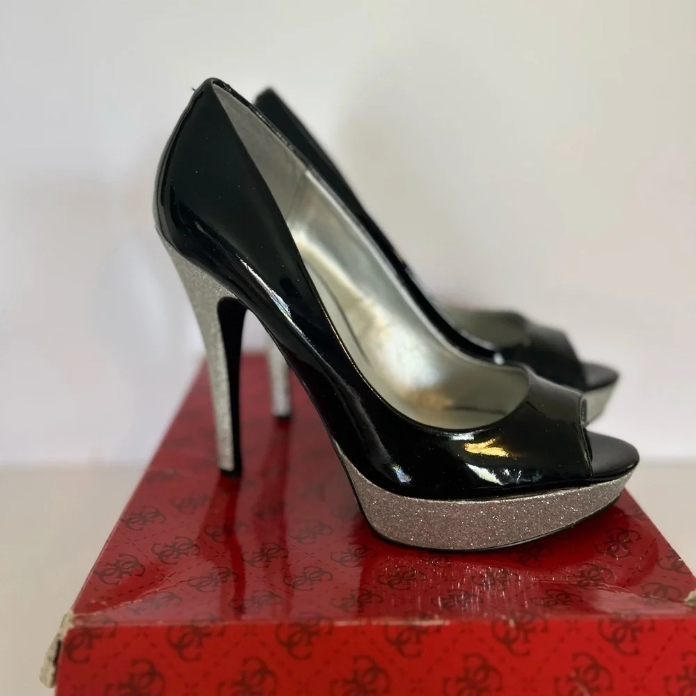 Guess Black and Silver Peep Toe HeelsSize 7